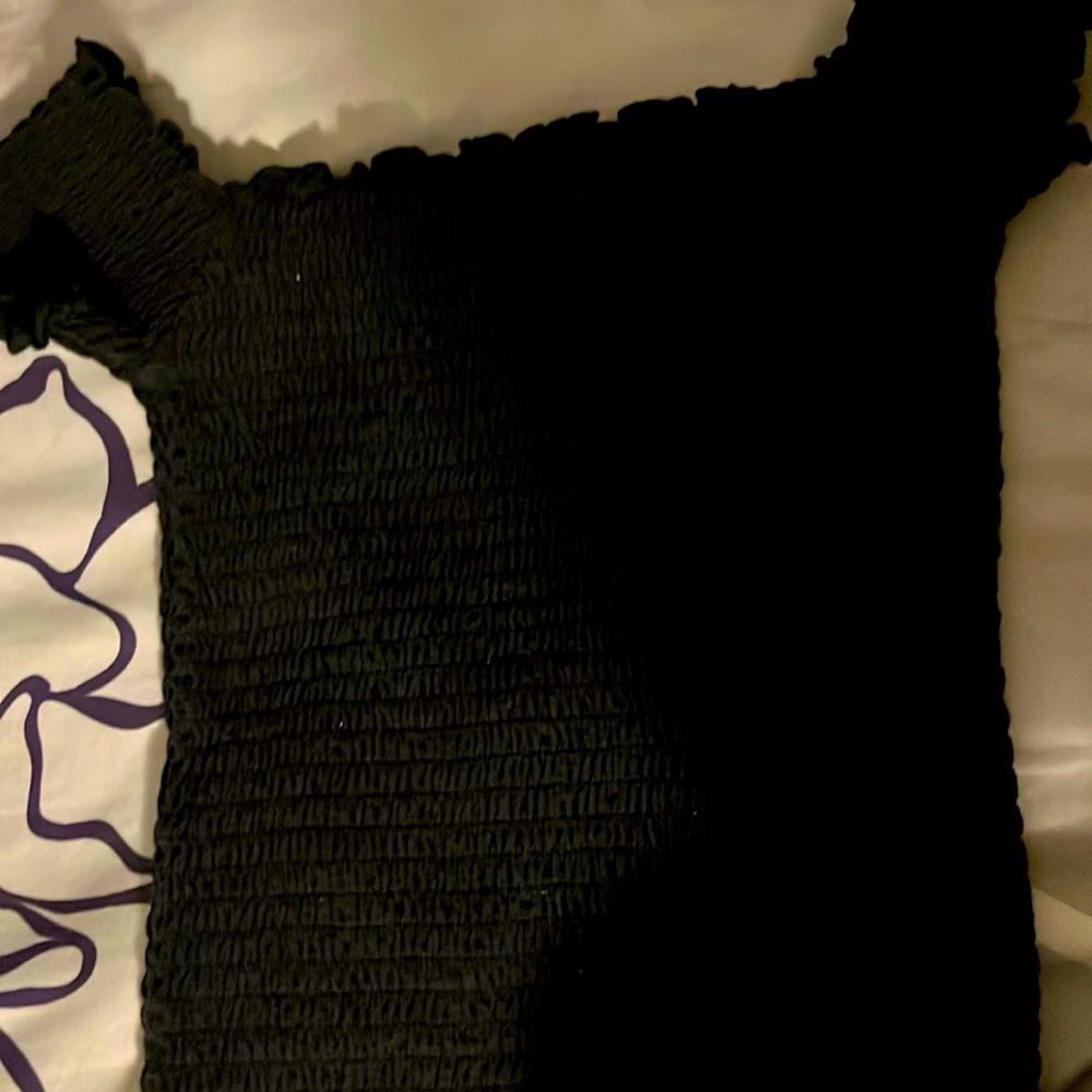 Worn twice blsck off the shoulder crop top